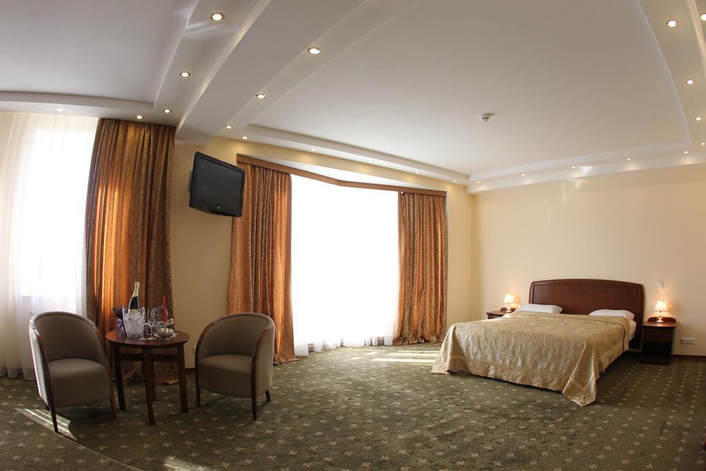 Platinum Hotel Chisinau Exterior photo